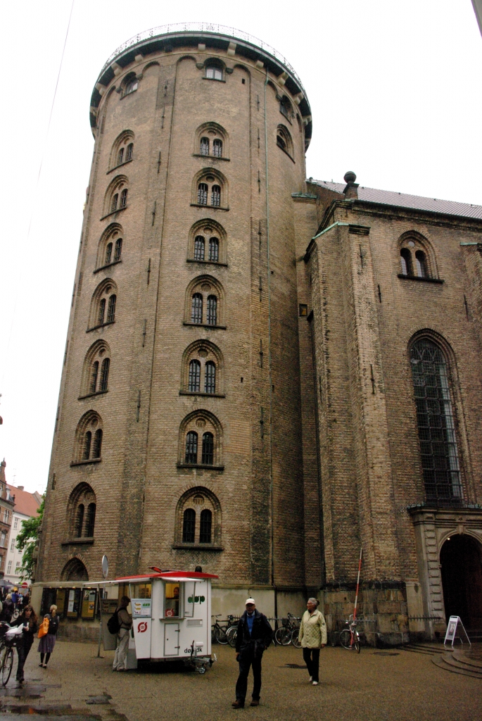 Круглая башня - одно из самых известных зданий