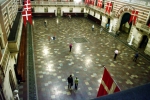 Большой зал на первом этаже здания Ратущи в Копенгагене. Говорят,