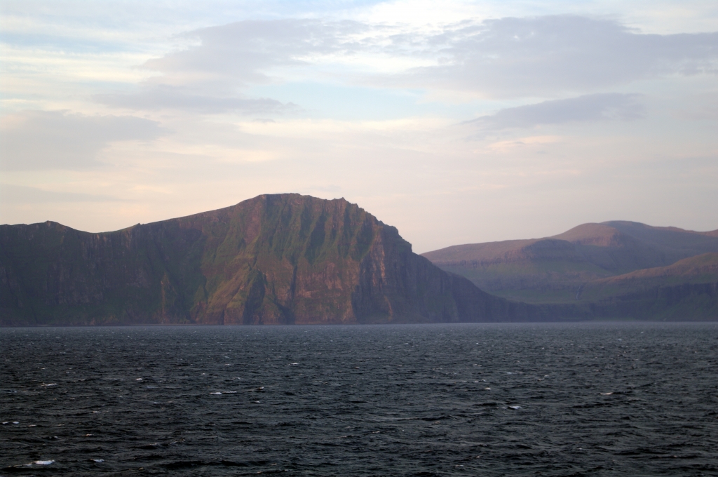 Фарерские острова. Архипелаг между Исландией и Шотландией. Автономная